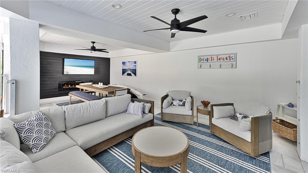 SOUTHPORT ON THE BAY - Residential