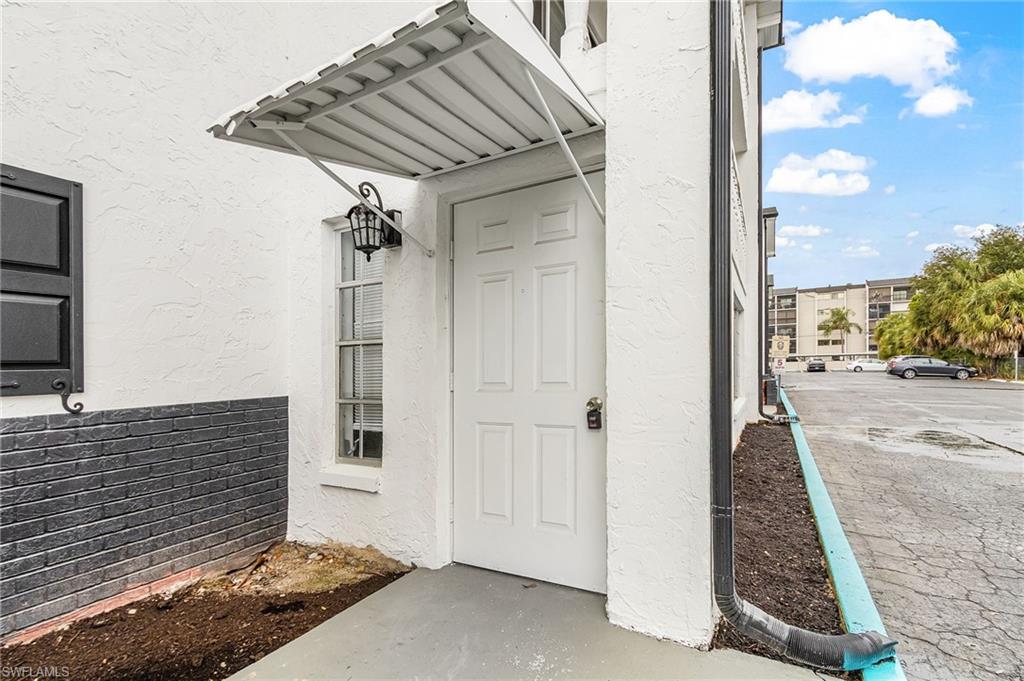 WINDSOR WEST - Residential