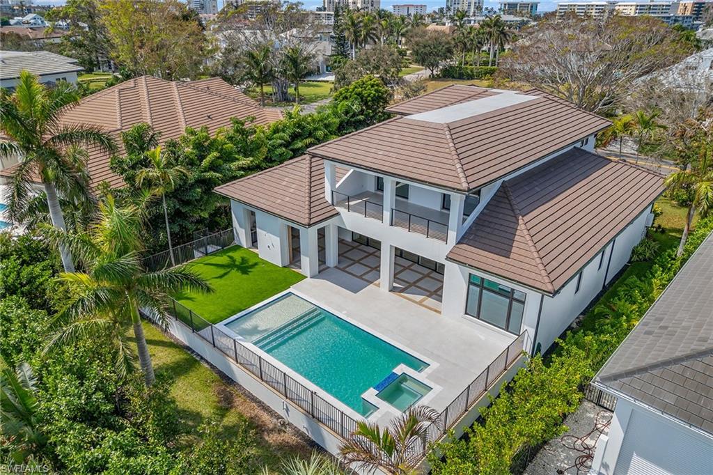 MOORINGS - Residential