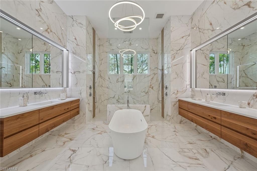 MOORINGS - Residential