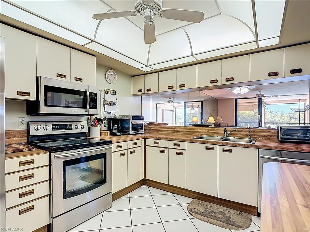 LAKESIDE AT LOCHMOOR CONDO - Residential