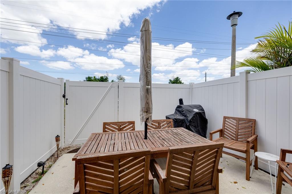 RIVERWALK COVE - Residential