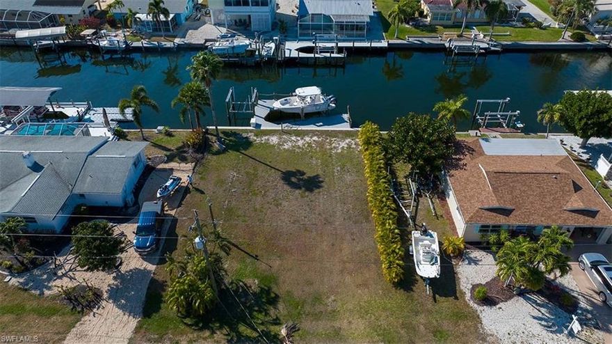 Build your new gulf access Matlacha property RIGHT HERE...Brand New Seawall 2020, 507 square feet new composite wraparound dock with electrical and water ..14,000 lb boat lift accommodating up to a 32 foot boat
7,500 lb boat lift accommodating up to a 22 foot boat.
