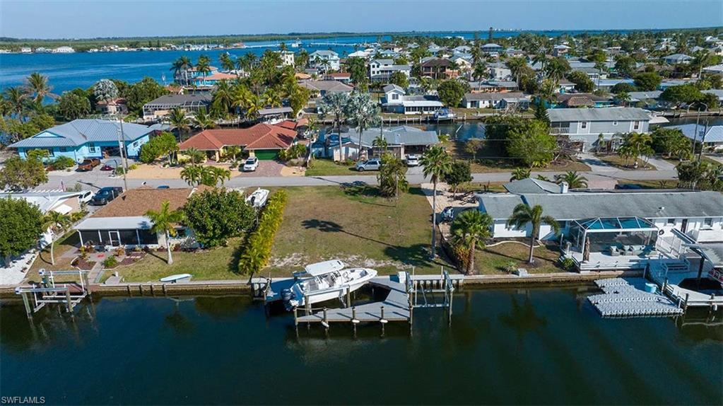 ISLAND HARBORS - Land