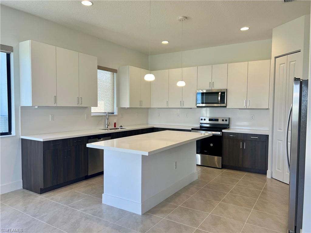 MAPLE RIDGE - Residential Lease