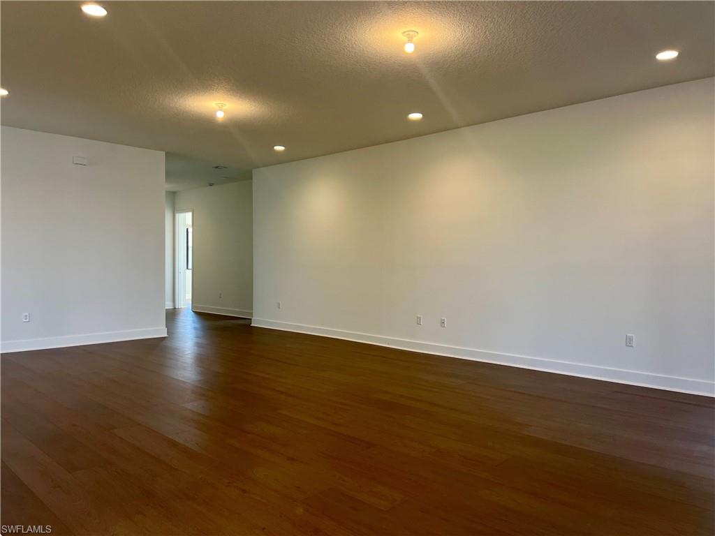 MAPLE RIDGE - Residential Lease