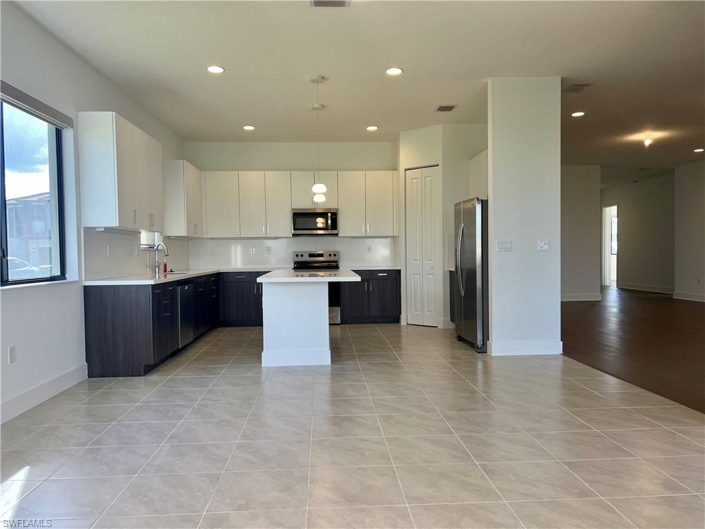 MAPLE RIDGE - Residential Lease