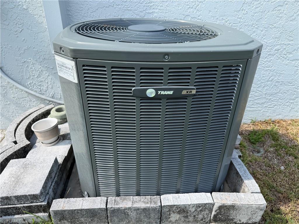 SABAL SPRINGS GOLF AND RACQUET CLUB - Residential