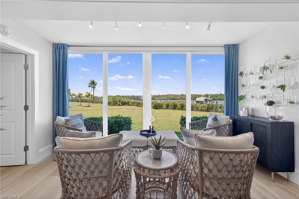 MARINERS COVE - Residential