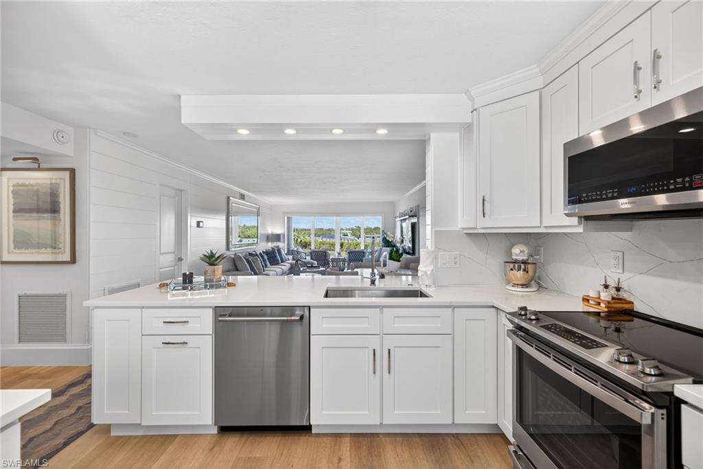 MARINERS COVE - Residential