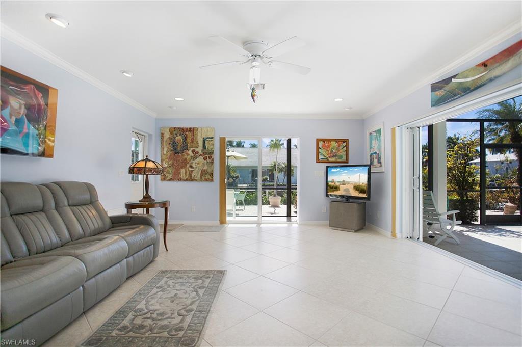 AQUALANE SHORES - Residential