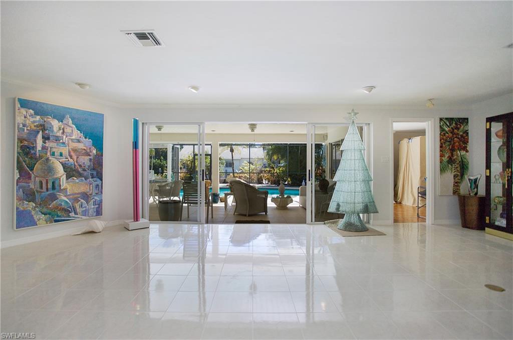 AQUALANE SHORES - Residential