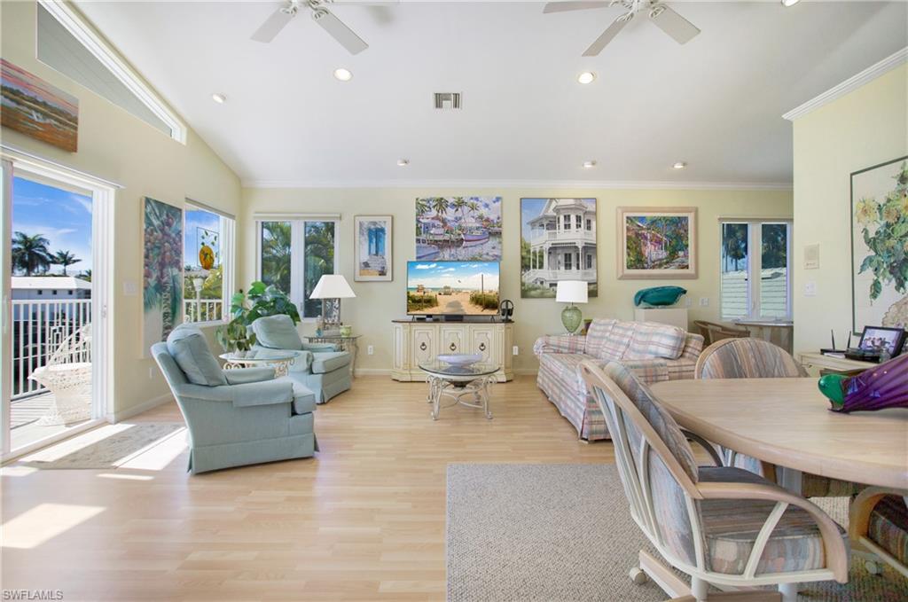 AQUALANE SHORES - Residential