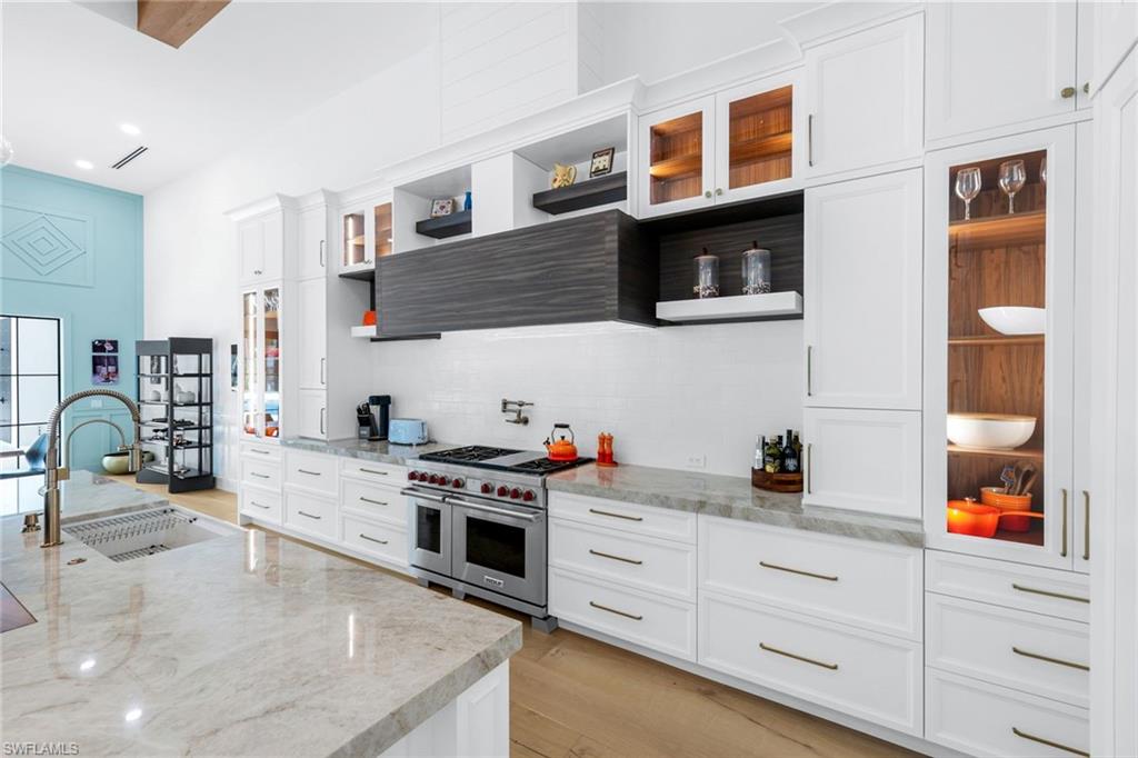 LIVINGSTON WOODS - Residential