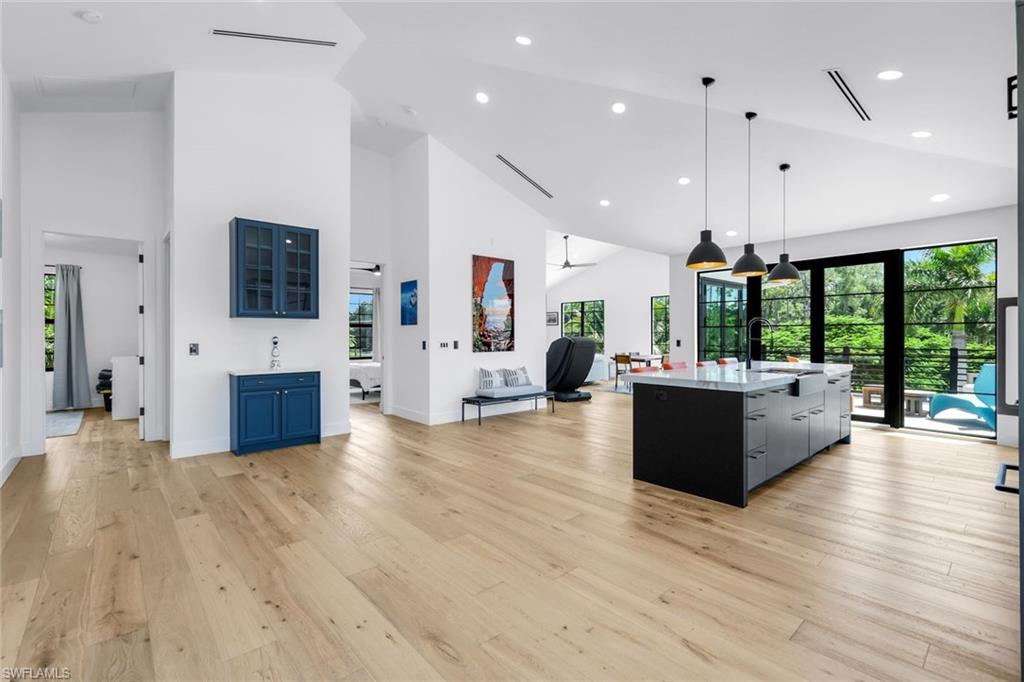 LIVINGSTON WOODS - Residential