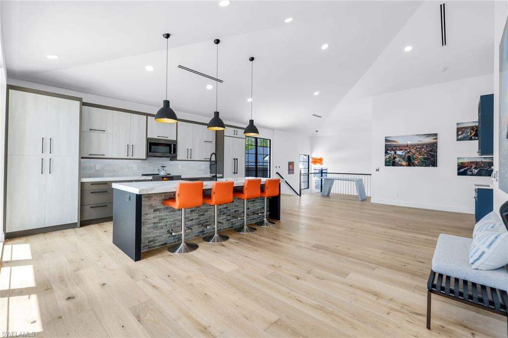 LIVINGSTON WOODS - Residential