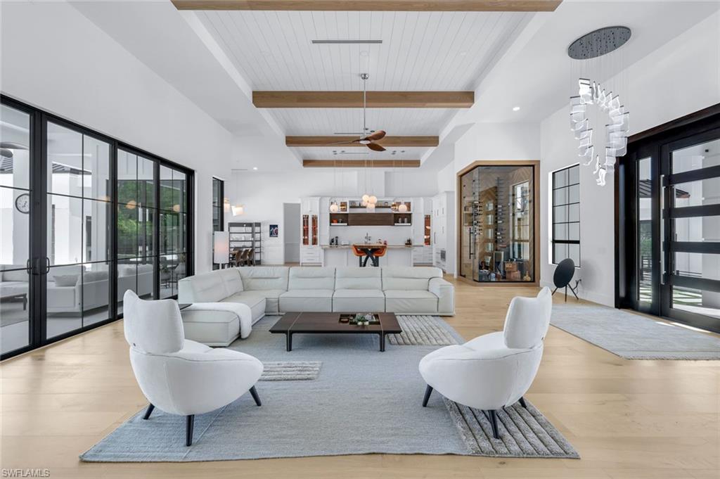 LIVINGSTON WOODS - Residential