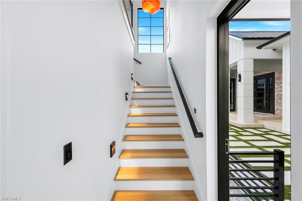 LIVINGSTON WOODS - Residential