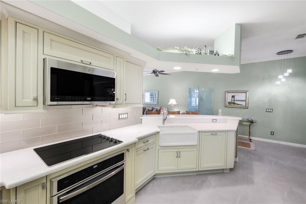 LIGHTHOUSE BAY - Residential