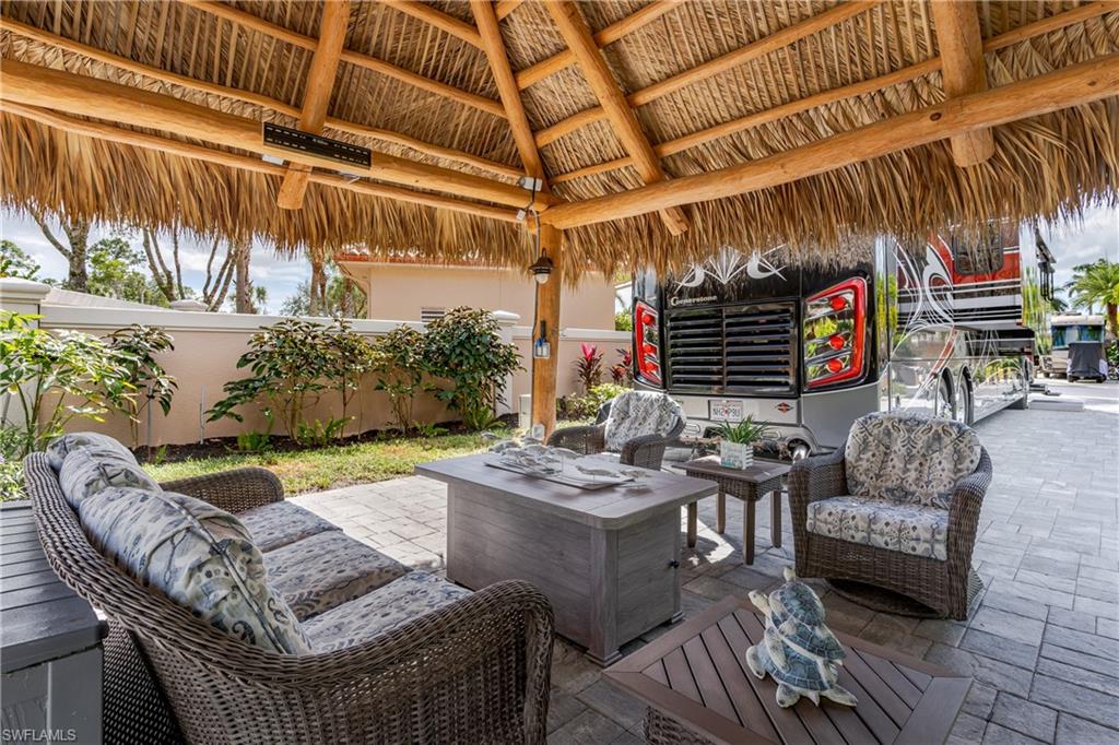 NAPLES MOTORCOACH RESORT - Land