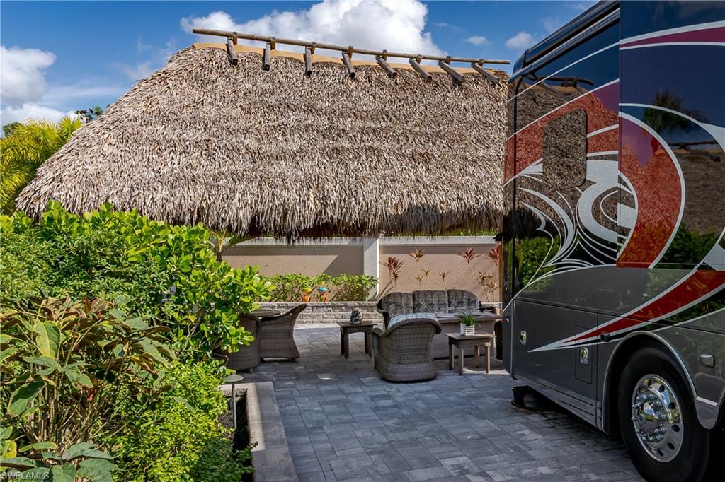 NAPLES MOTORCOACH RESORT - Land