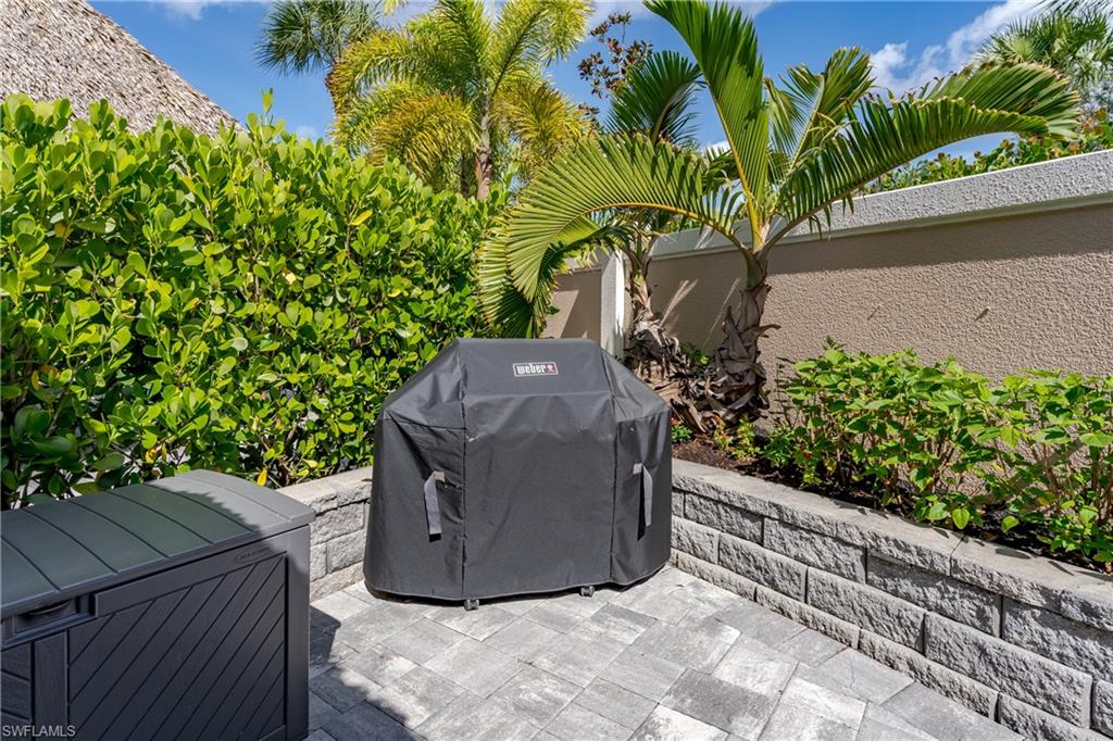 NAPLES MOTORCOACH RESORT - Land