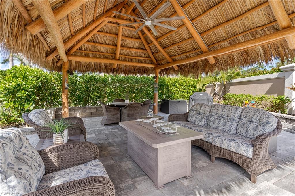 NAPLES MOTORCOACH RESORT - Land