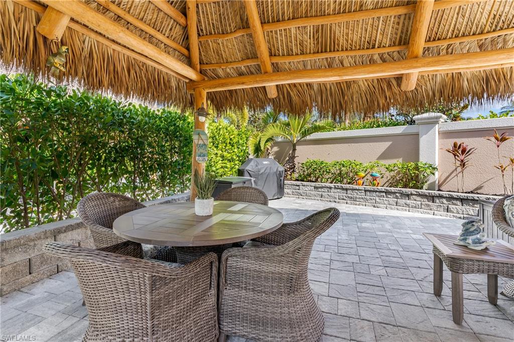 NAPLES MOTORCOACH RESORT - Land