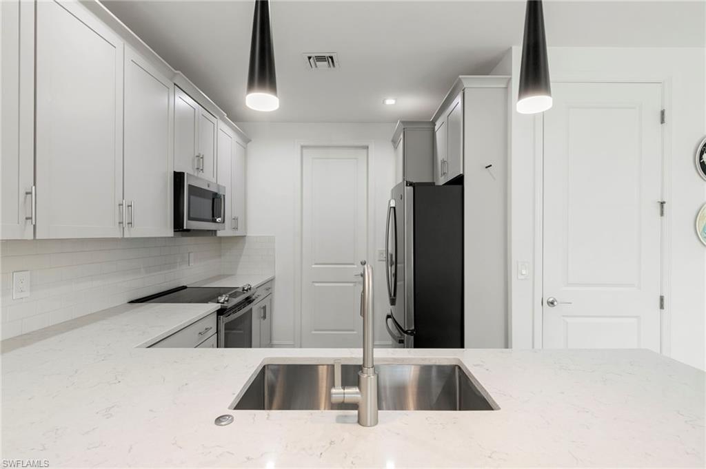 VANDERBILT RESERVE - Residential