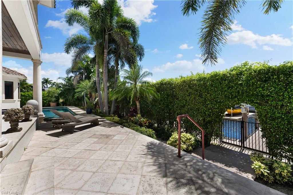 AQUALANE SHORES - Residential