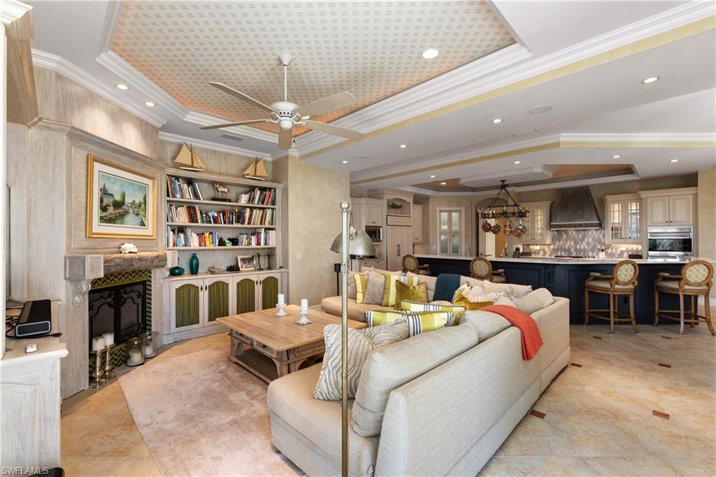 AQUALANE SHORES - Residential