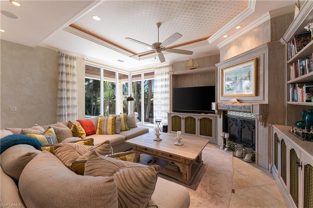 AQUALANE SHORES - Residential