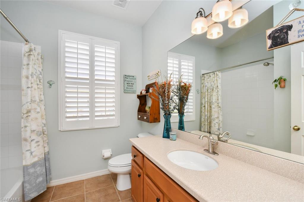 VALENCIA LAKES - Residential