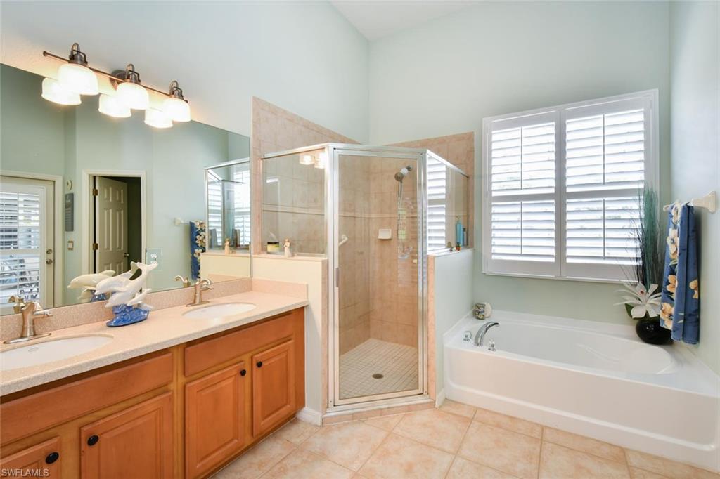 VALENCIA LAKES - Residential