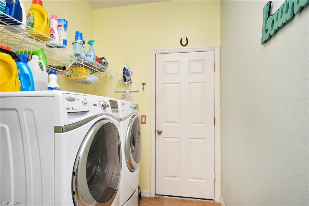 VALENCIA LAKES - Residential