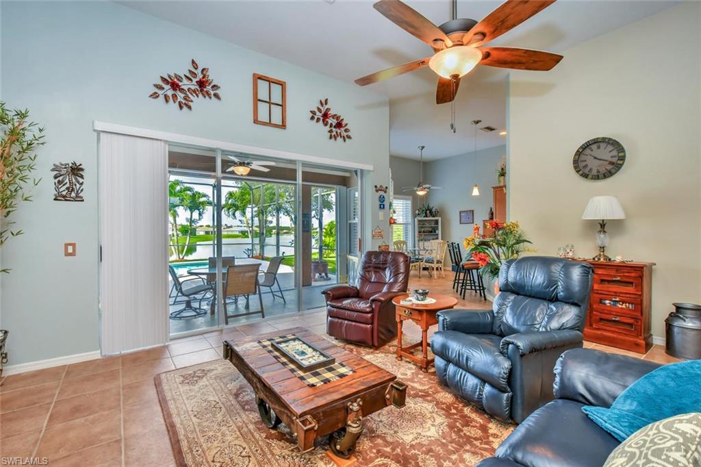 VALENCIA LAKES - Residential