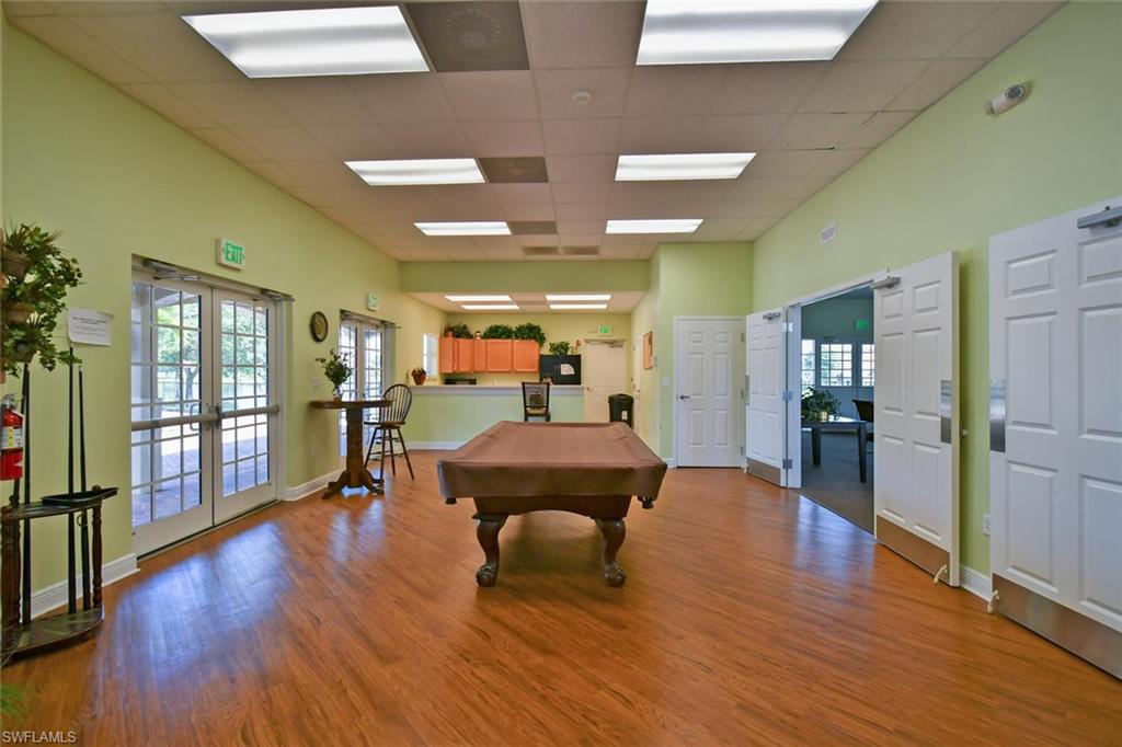 VALENCIA LAKES - Residential