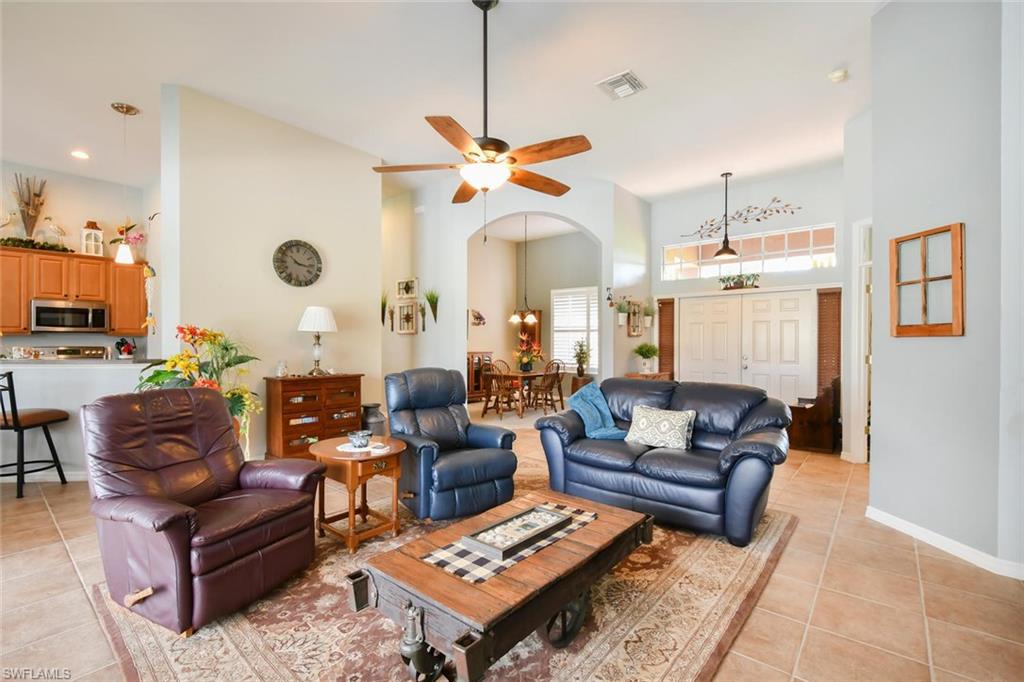 VALENCIA LAKES - Residential