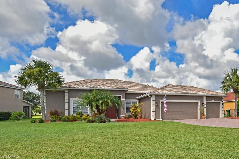 VALENCIA LAKES - Residential