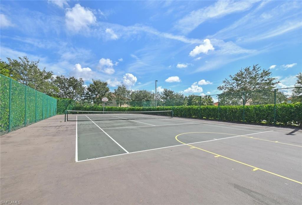 VALENCIA LAKES - Residential