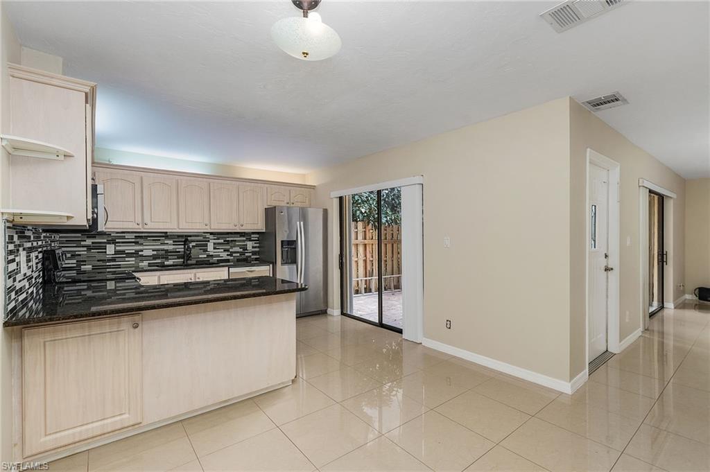 PARKWOODS TOWNHOUSE COMMUNITY - Residential