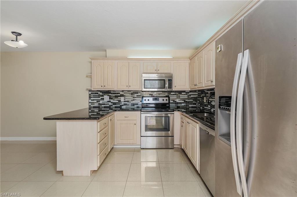 PARKWOODS TOWNHOUSE COMMUNITY - Residential