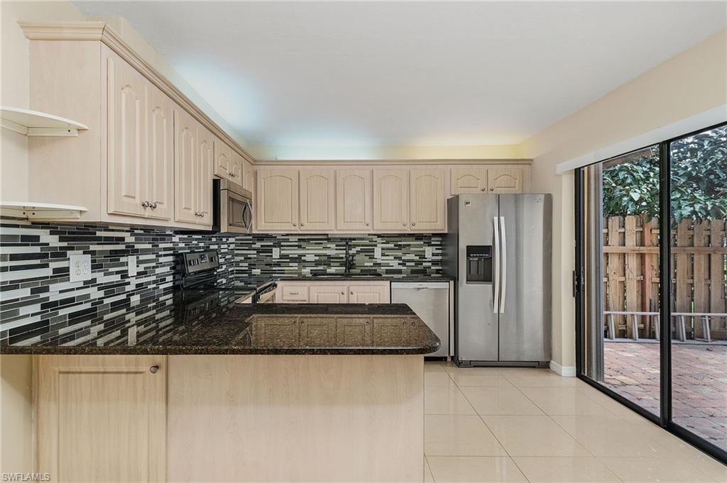 PARKWOODS TOWNHOUSE COMMUNITY - Residential