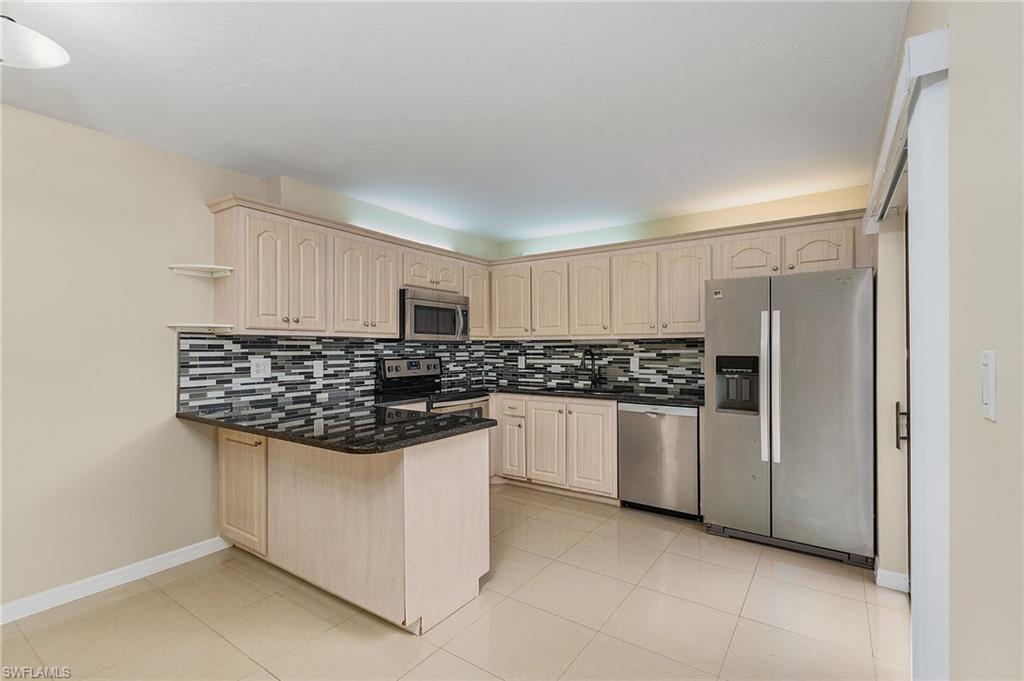 PARKWOODS TOWNHOUSE COMMUNITY - Residential