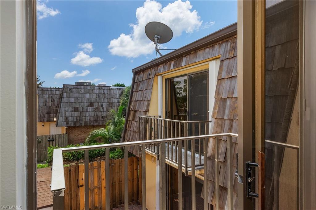 PARKWOODS TOWNHOUSE COMMUNITY - Residential