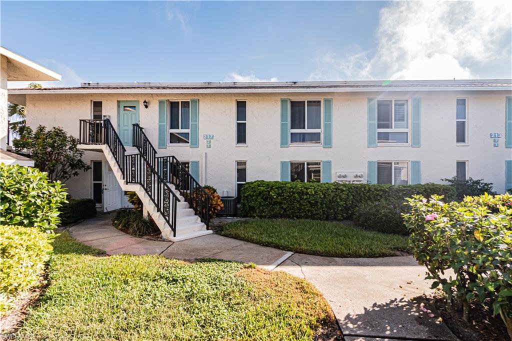 GLADES COUNTRY CLUB - Residential