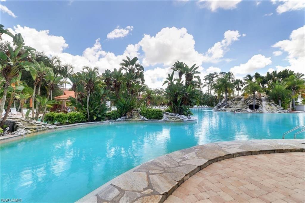 MAGNOLIA FALLS - Residential