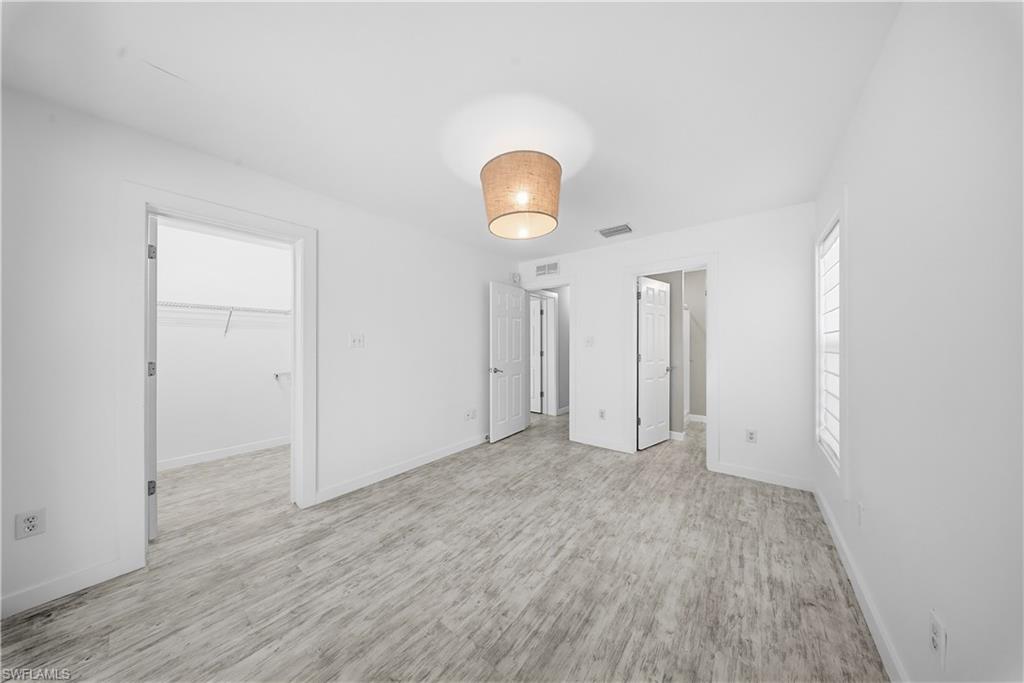 LEAWOOD LAKES - Residential Lease