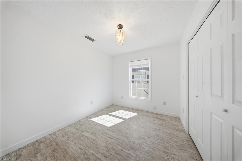 LEAWOOD LAKES - Residential Lease