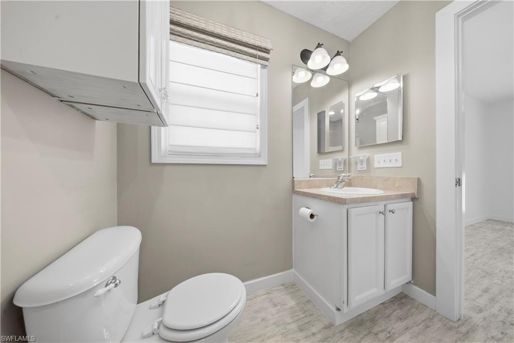 LEAWOOD LAKES - Residential Lease